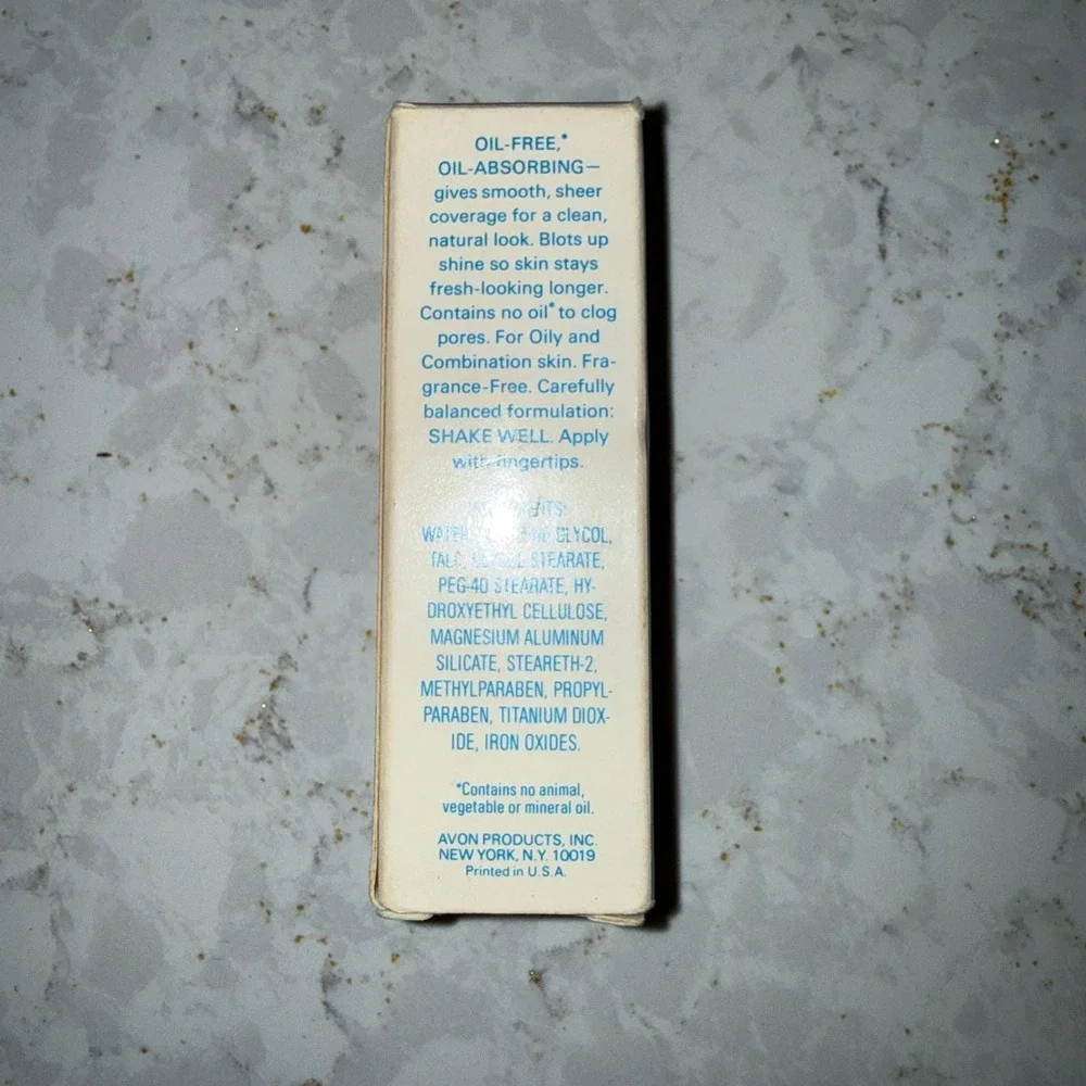 Vintage Avon Colorworks Oil Free Liquid Makeup Fresh Color Fair 1.5 oz Glass Box